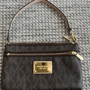Michael Kors large wristlet